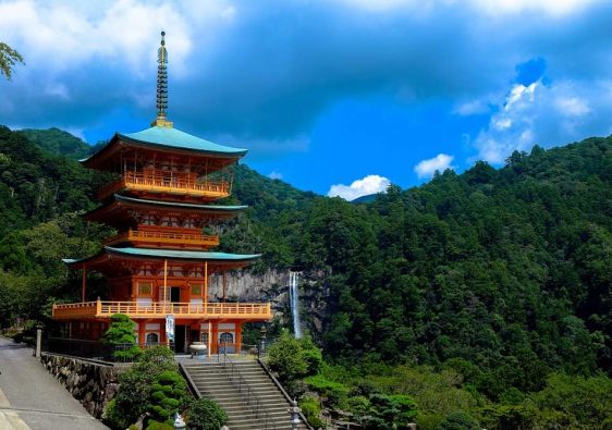 Temple typique du Japon pour une lune de miel de rêve